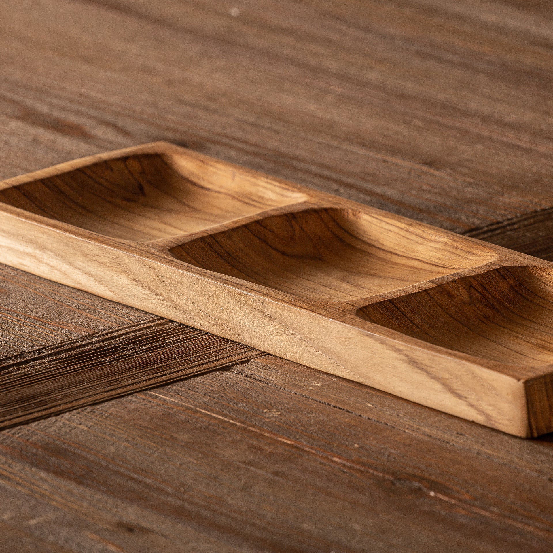 IKUAH TRAY